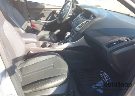 2014 Ford Focus Se z USA, uszkodzony, nr VIN 1FADP3K24EL202140